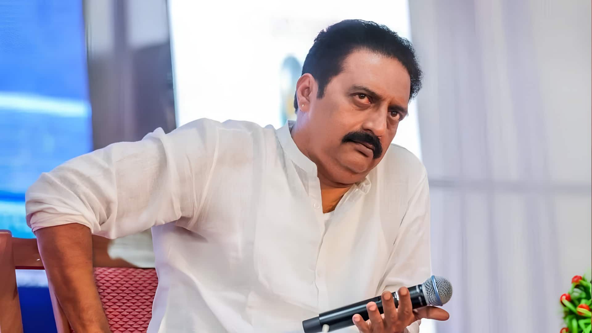 நடிகர் பிரகாஷ் ராஜுக்கு ஜாமீன் இல்லா பிடிவாரண்ட்? அவரே கொடுத்த விளக்கம்
