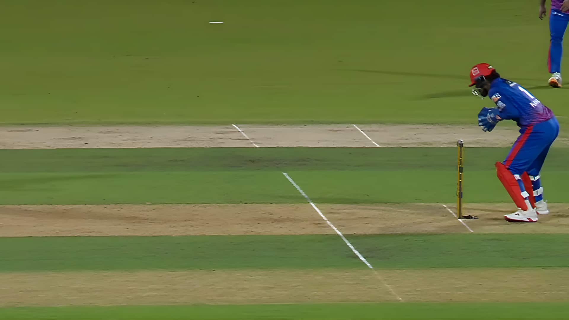 ஐபிஎல் 2026: விக்கெட் கீப்பிங்கில் சொதப்பிய கே.எல்.ராகுல்; வைரலாகும் வீடியோ