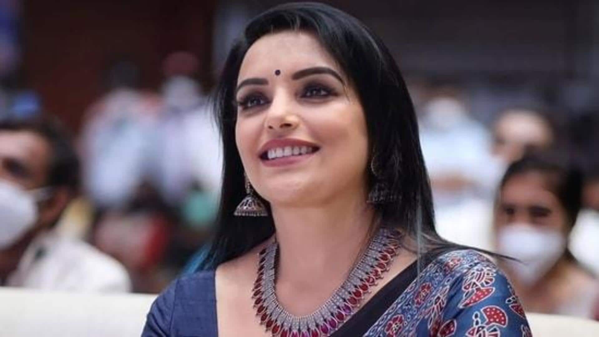 அவர்கள் AMMAவில் மீண்டும் இணையனும்; மலையாள நடிகர் சங்கத்தின் முதல் பெண் தலைவராக தேர்வான ஸ்வேதா மேனன் அதிரடி அவர்கள் AMMAவில் மீண்டும் இணையனும்; மலையாள நடிகர் சங்கத்தின் முதல் பெண் தலைவராக தேர்வான ஸ்வேதா மேனன் அதிரடி