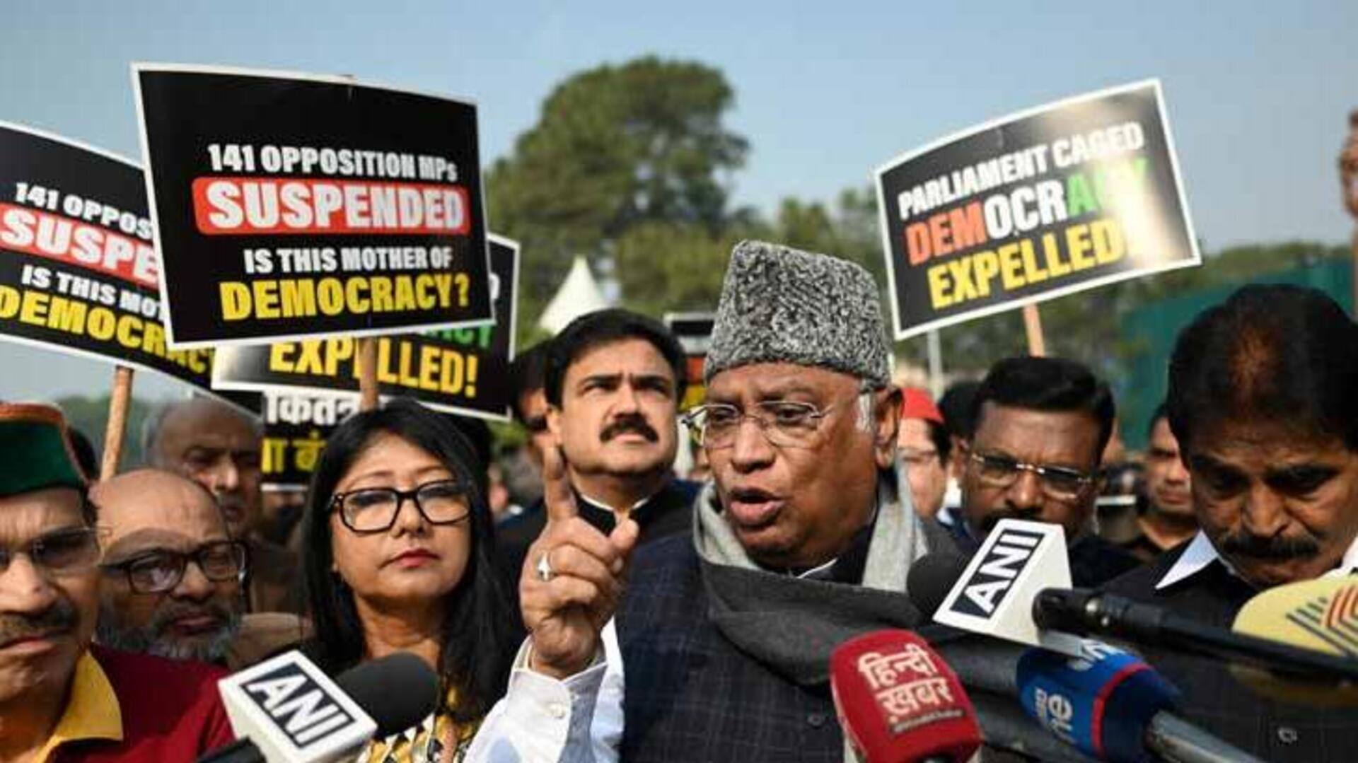 எம்பிக்கள் இடை நீக்கத்திற்கு எதிராக இந்தியா கூட்டணி கட்சிகள் ஆர்ப்பாட்டம்: எம்பி ராகுல் காந்தி பங்கேற்கிறார்