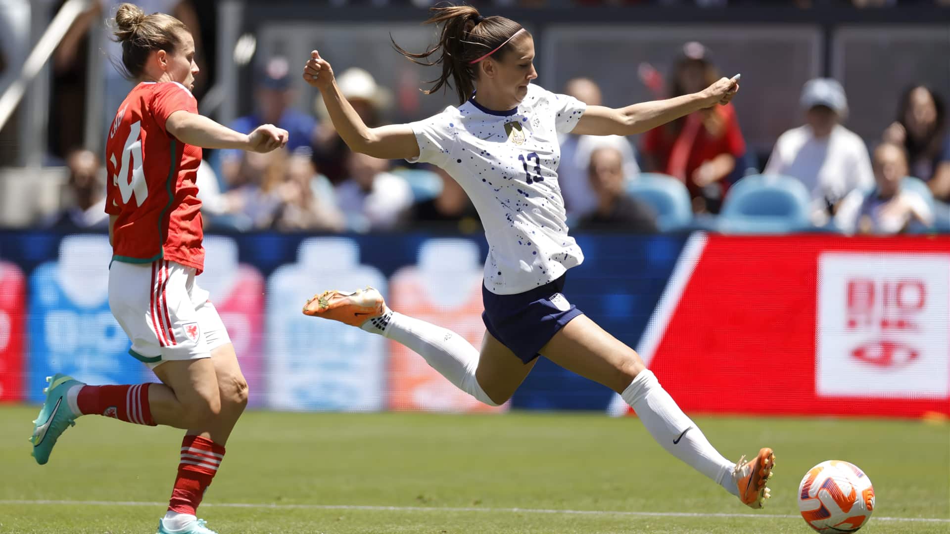 ஃபிஃபா அதிரடி: மகளிர் கால்பந்து அணிகளில் பெண் பயிற்சியாளர்கள் கட்டாயம்! புதிய விதிமுறை அமல்