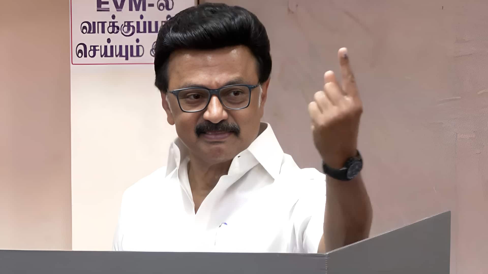 தமிழக தேர்தல் களம்: 234 தொகுதிகளில் வாக்குப்பதிவு தொடக்கம்