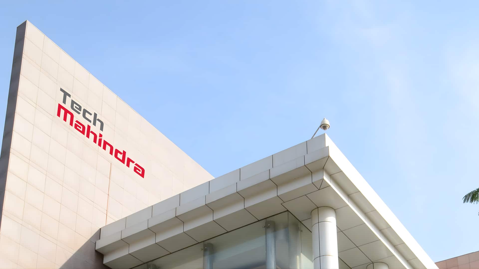 டெக் மஹிந்திரா நிறுவனத்தில் 30,000 ஊழியர்கள் பணிநீக்கமா? உண்மை இதுதான்