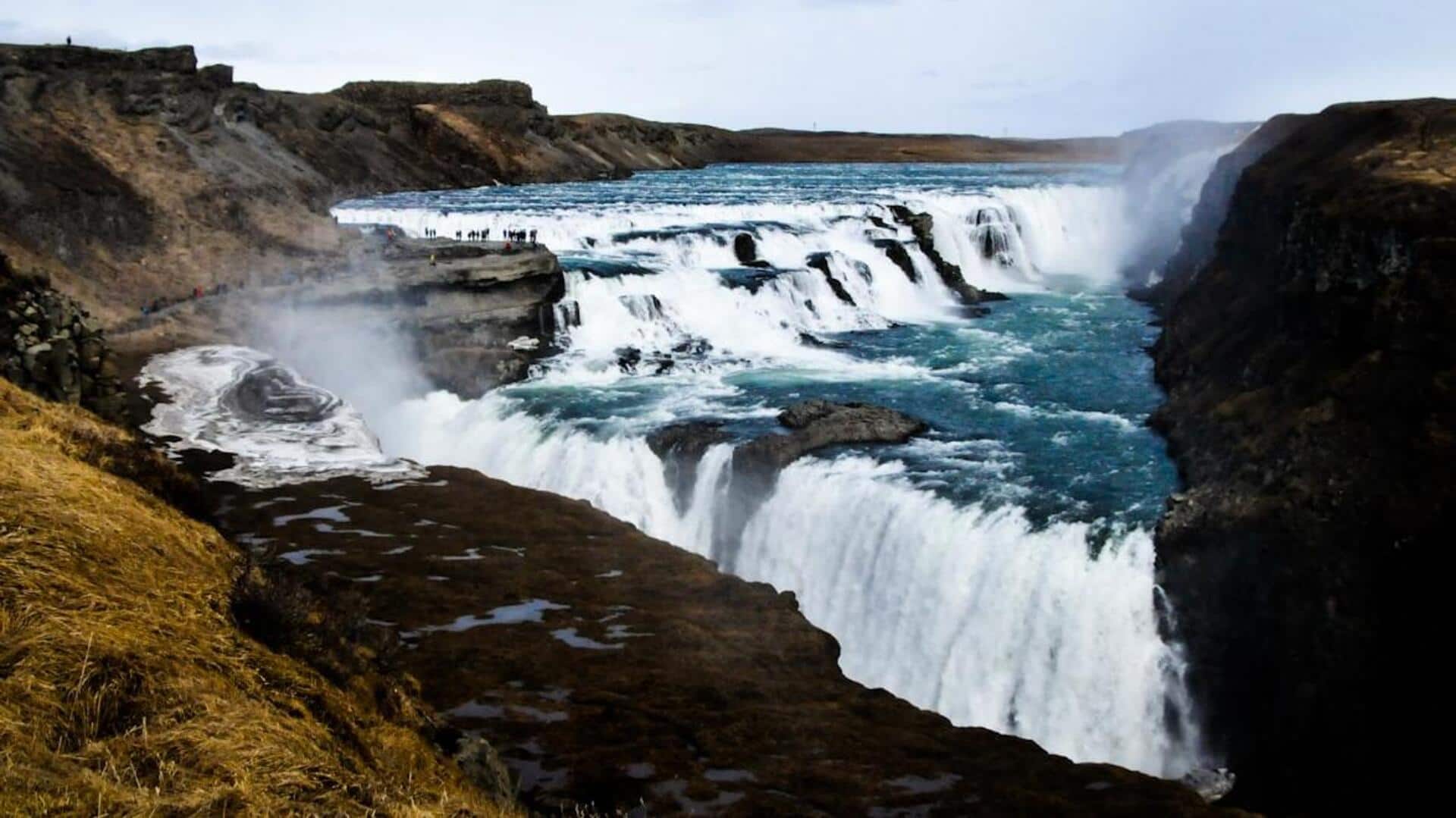 சொர்க்கம் இங்கே தான் இருக்கிறதா? ஐஸ்லாந்தின் பிரமிக்க வைக்கும் 5 அருவிகள்; சுற்றுலாப் பயணிகள் மற்றும் புகைப்படக் கலைஞர்களுக்கான வழிகாட்டி!