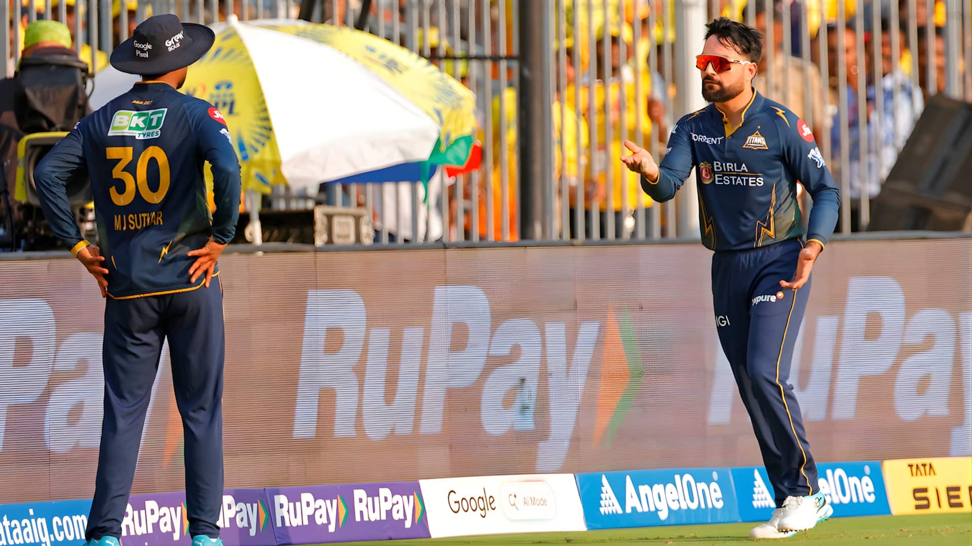 ஐபிஎல் 2026: ரஷித் கான் - மனவ் சுதர் செய்த தப்பு! வைரலாகும் பாகிஸ்தான் வீரர்களின் பழைய நிகழ்வு