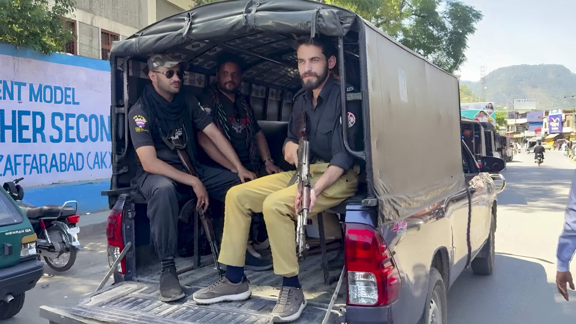 ஆக்கிரமிப்பு காஷ்மீரில் தனி அரசு, கொடி ஏன்? பாகிஸ்தானின் போலி சுயாட்சி நாடகம் குறித்த முழு விவரம்