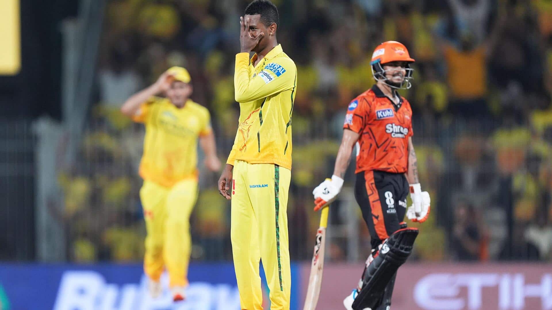 CSK பிளேஆஃப் செல்ல இன்னும் வாய்ப்பு இருக்கா? SRH-இடம் தோற்ற பின் ருதுராஜ் படைக்கு இருக்கும் ஒரே வழி