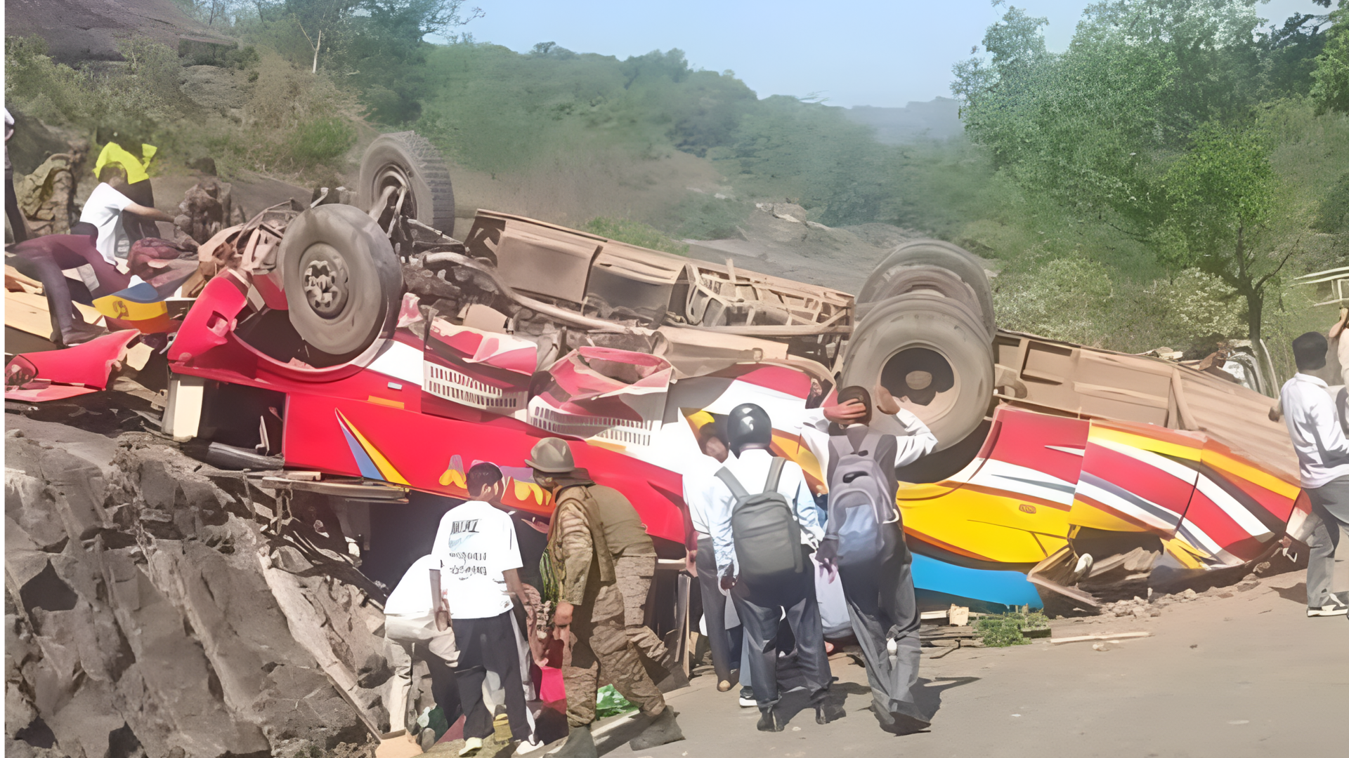 ஜம்மு காஷ்மீரில் பயங்கர விபத்து: உதம்பூரில் பேருந்து கவிழ்ந்து 15 பேர் பலி