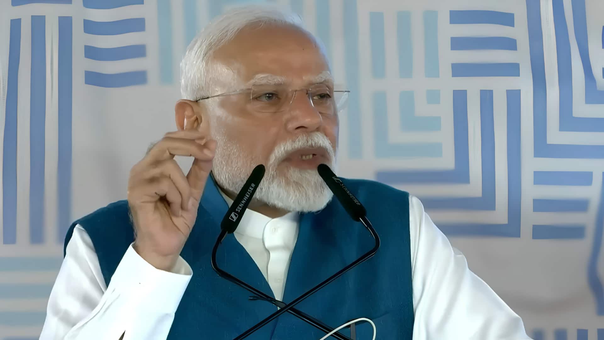 'முதலமைச்சர் விஜய்யுடன் இணைந்து தமிழகத்தின் வளர்ச்சியை முன்னெடுப்போம்': பிரதமர் மோடி உறுதி
