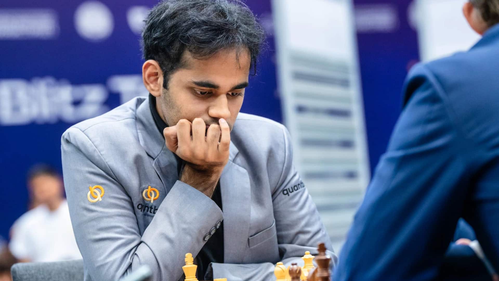ஃப்ரீஸ்டைல் கிராண்ட்ஸ்லாம் அரையிறுதிக்கு தகுதி பெற்றார் அர்ஜுன் எரிகைசி; பிரக்ஞானந்தா தோல்வி ஃப்ரீஸ்டைல் கிராண்ட்ஸ்லாம் அரையிறுதிக்கு தகுதி பெற்றார் அர்ஜுன் எரிகைசி; பிரக்ஞானந்தா தோல்வி