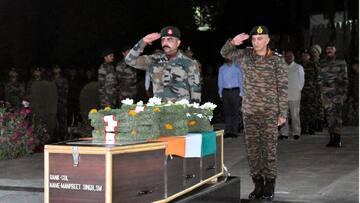 48 மணிநேரத்திற்கும் மேலாக தொடரும் காஷ்மீர் என்கவுண்டர்: 3 அதிகாரிகள் பலி; ஒருவர் மாயம்
