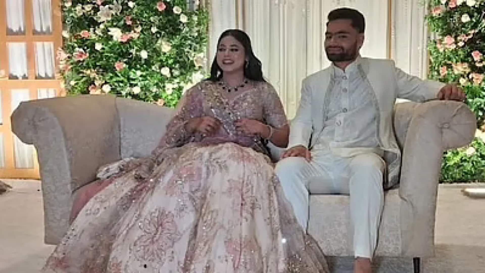 கிரிக்கெட் வீரர் ரிங்கு சிங் - சமாஜ்வாடி எம்பி பிரியா சரோஜ் நிச்சயதார்த்தம் நடந்தது கிரிக்கெட் வீரர் ரிங்கு சிங் - சமாஜ்வாடி எம்பி பிரியா சரோஜ் நிச்சயதார்த்தம் நடந்தது