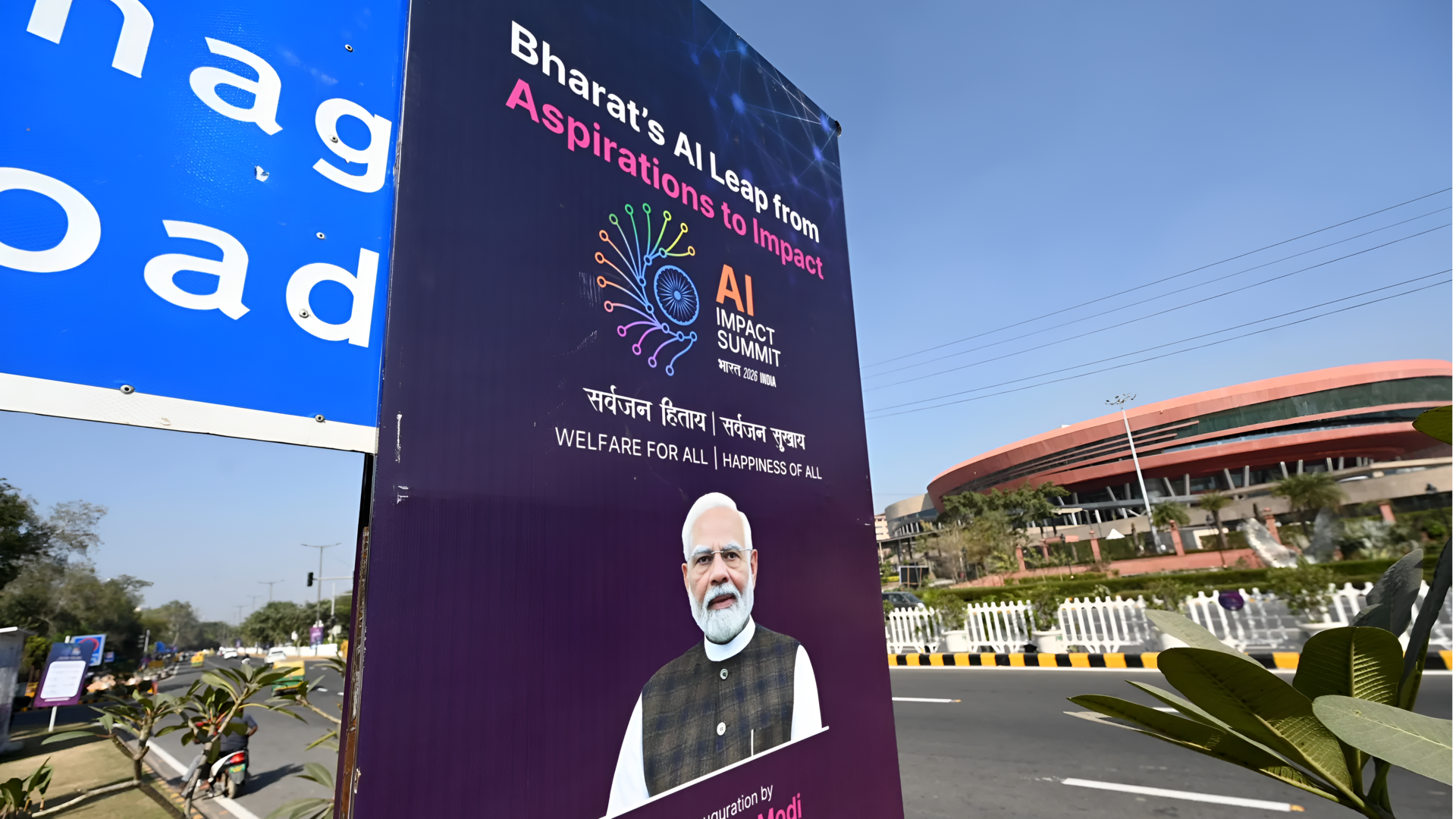 சட்டைகளை கழற்றி, AI மாநாட்டில் போராட்டம் நடத்திய இளைஞர் காங்கிரஸ் அணியால் பரபரப்பு