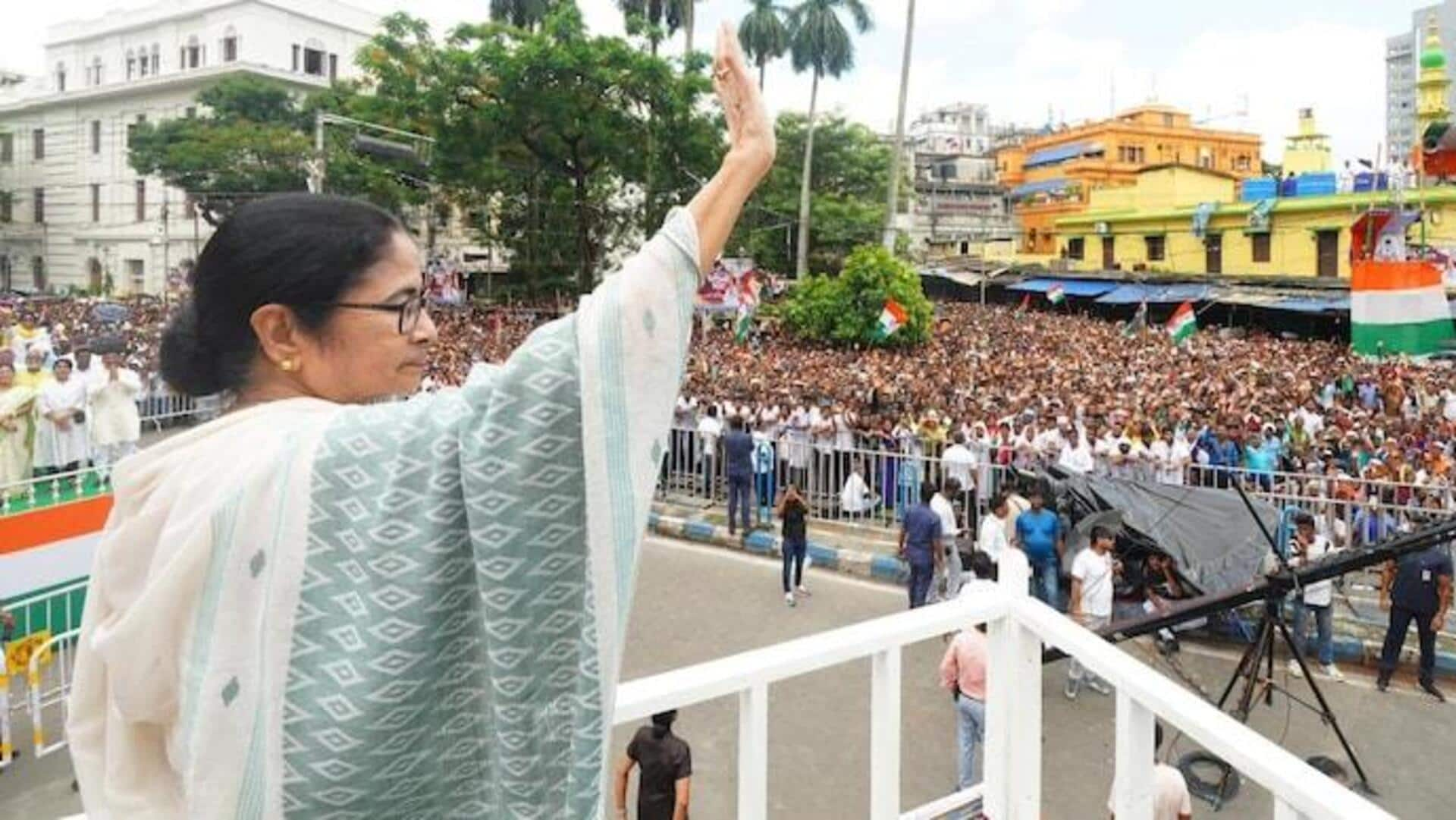 பங்களாதேஷ் அகதிகளுக்கு மேற்கு வங்கம் அடைக்கலம் தரும் என்று அறிவித்தார் மம்தா பானர்ஜி 