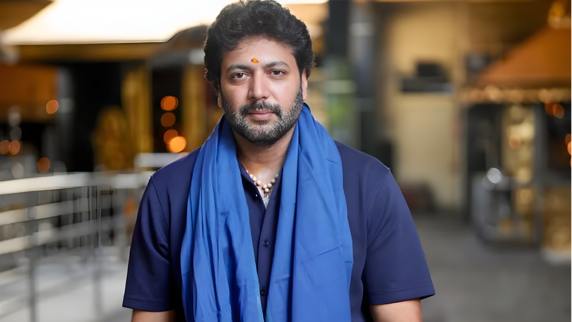 விஸ்வரூபம் எடுக்கும் குடும்பச் சண்டை; திடீரென சபரிமலைக்கு மாலை அணிந்த பிரபல நடிகர்