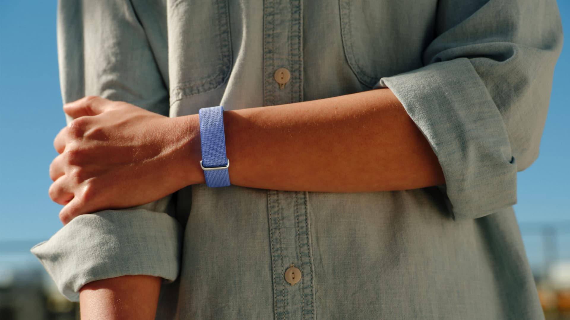 ஃபிட்பிட் ஆப் இனி கிடையாது: கூகுள் அறிமுகம் செய்த திரையற்ற 'Fitbit Air'; சிறப்பம்சம் என்ன?
