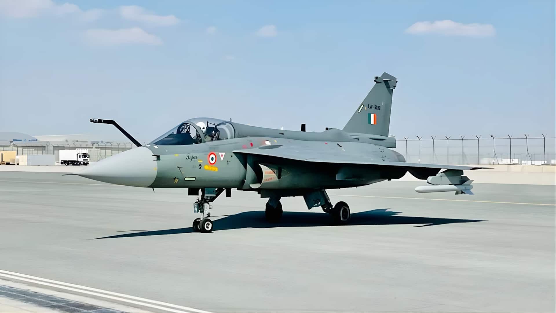 தேஜாஸ் என்ஜின் விநியோகத்தில் தாமதம்: அமெரிக்காவின் ஜிஇ நிறுவனத்திற்கு பெனால்டி விதித்தது ஹிந்துஸ்தான் ஏரோநாட்டிக்ஸ்