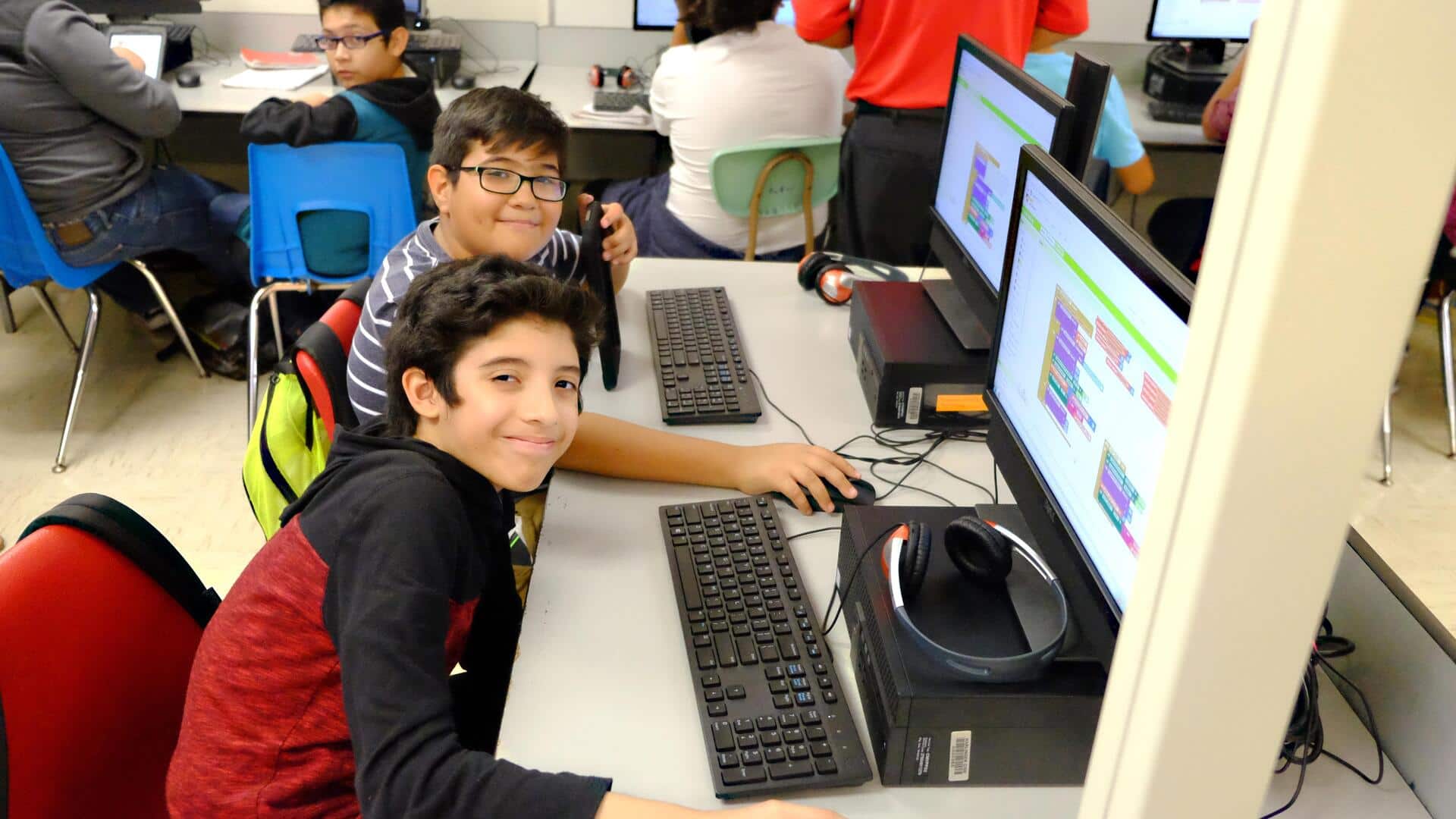 பட்ஜெட் 2026: பள்ளிகளில் content creator ஆய்வகங்களை நிறுவ உள்ளது