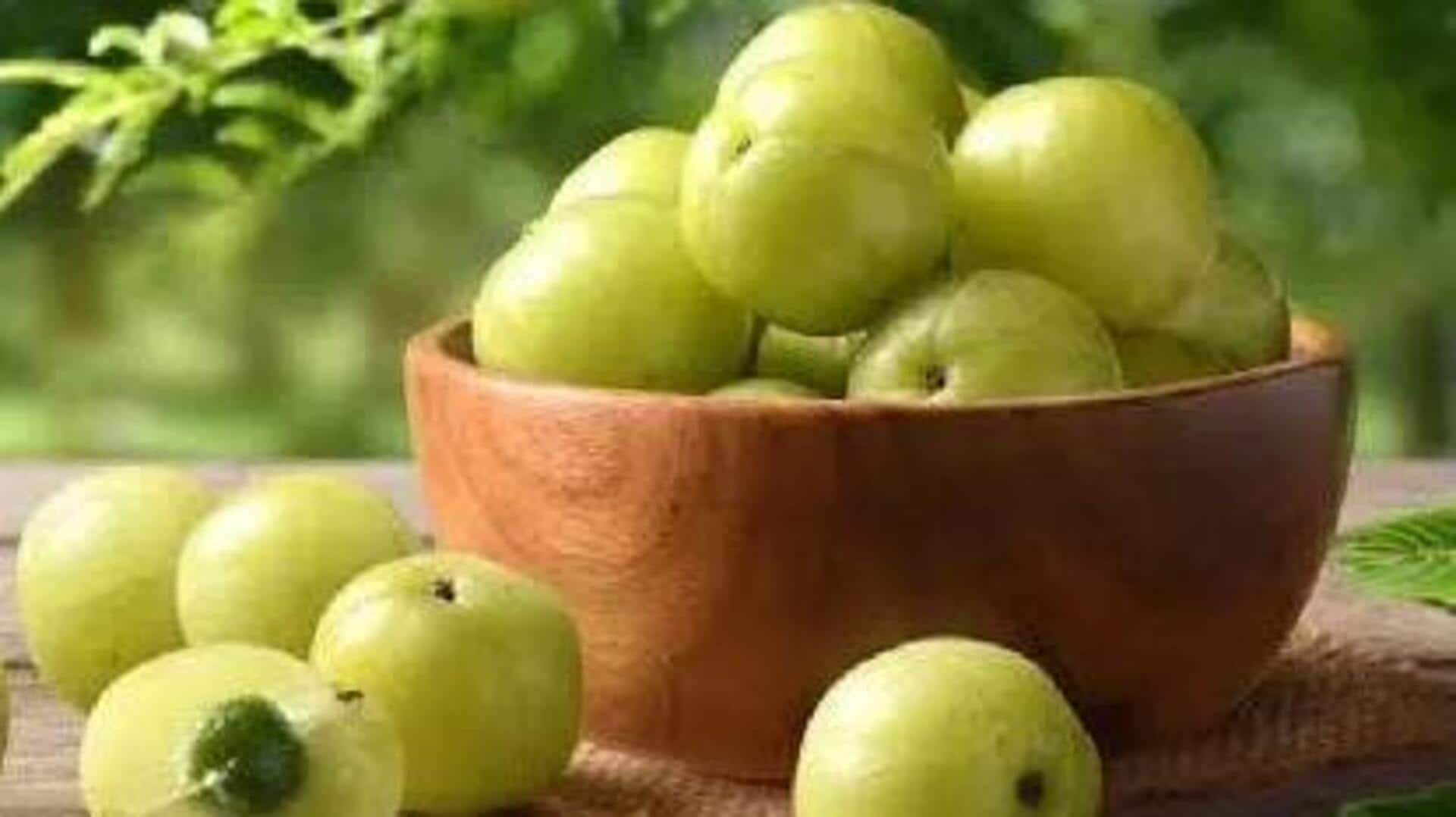 முடி மற்றும் நகங்களுக்கு ஊட்டம் தரும் நெல்லிக்காயின் மறைக்கப்பட்ட நன்மைகள்