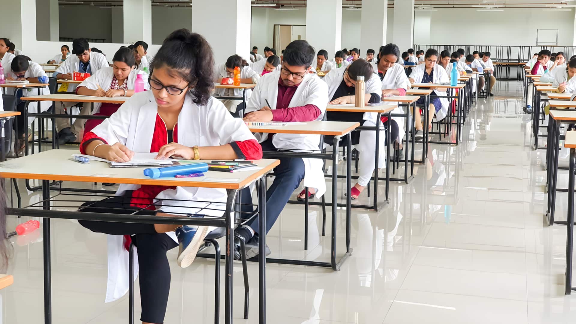 நீட்-யுஜி 2026: தேர்வு நேரத்தை நீட்டித்து, கூடுதல் ரஃப் ஒர்க் பேப்பர்களை அறிமுகப்படுத்துகிறது NTA