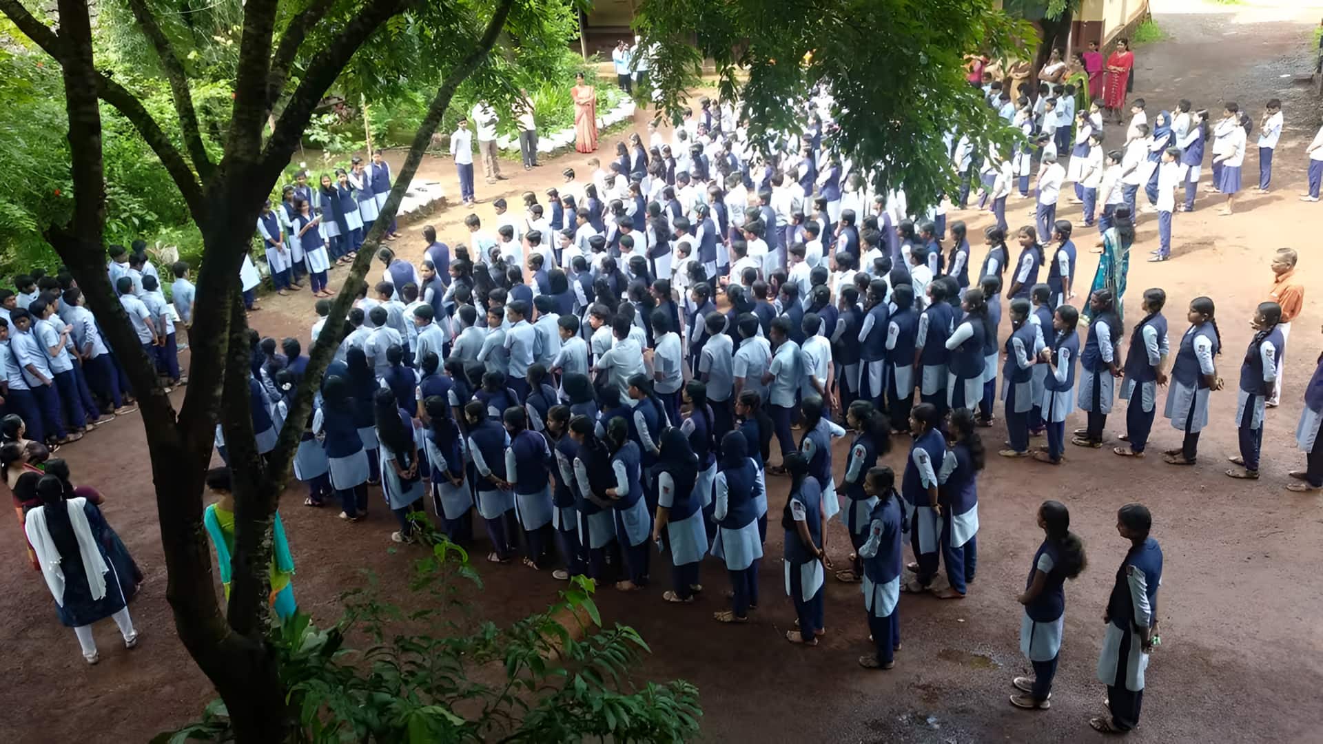 இனி ஸ்கூல்லயும் ஓட்டுப்போடலாம்! தமிழக அரசுப் பள்ளிகளில் 'மகிழ் முற்றம்' மாற்றம்