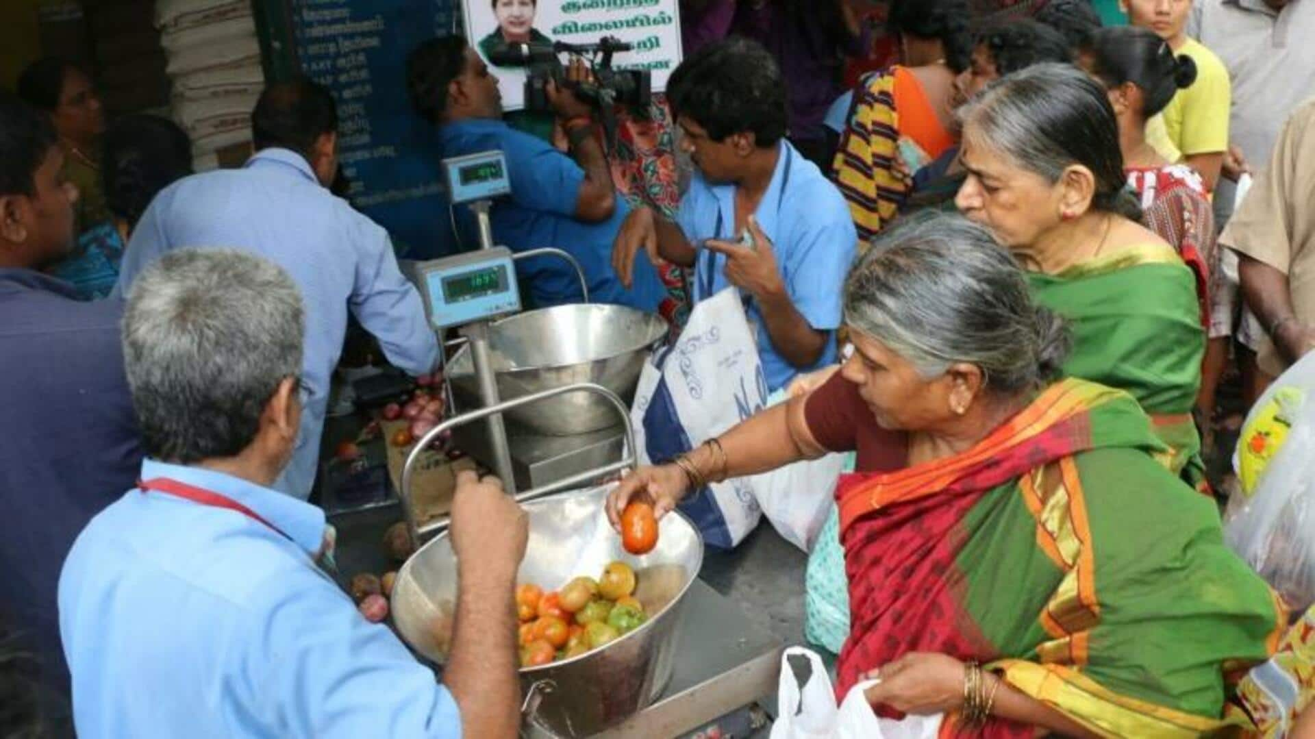 தமிழகம் முழுவதும் 500 நியாயவிலை கடைகளில் இன்று முதல் தக்காளி விற்பனை துவங்கியது