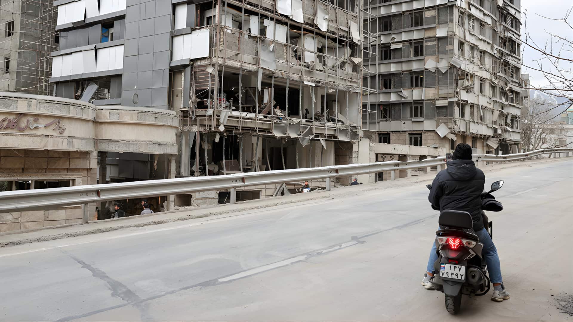 தெஹ்ரானில் மகாத்மா காந்தி மருத்துவமனை மீது தாக்குதல்! அமெரிக்கா - இஸ்ரேல் படைகளை சாடும் ஈரான்