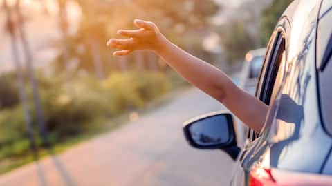 ஏசி வேணுமா? இல்ல ஜன்னலைத் திறக்கலாமா? கோடைகால கார் பயணத்தில் எரிபொருளை மிச்சப்படுத்தும் சிம்பிள் டெக்னிக்