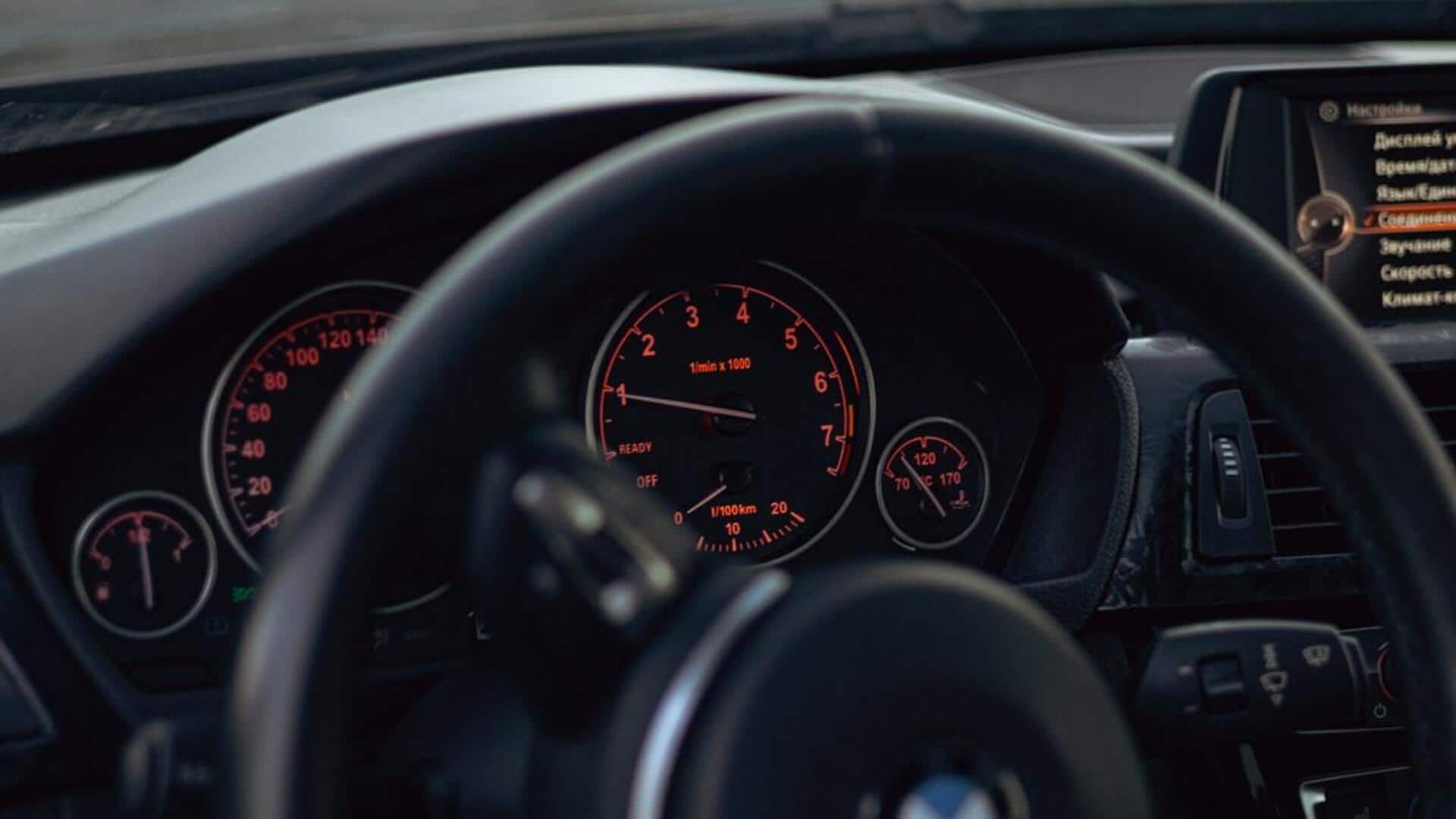 பெட்ரோல் பங்குகளில் ஓட்டுநர்களின் சங்கடத்தைத் தவிர்க்க ஃபோர்டு இன்ஜினியர்கள் செய்த புத்திசாலித்தனமான தீர்வு