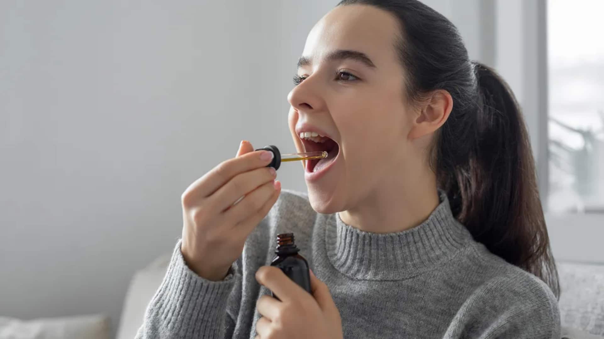 ஆயில் புல்லிங்: வாய் கொப்பளிக்கும் முறையைப் பற்றிய தவறான நம்பிக்கைகள், உண்மையை தெரிந்துகொள்ளுங்கள்!