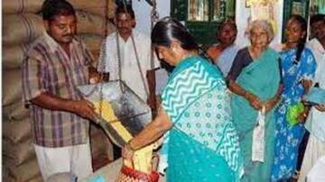 தமிழகத்தில் ரேஷன் கடை ஊழியர்களுக்கு பதவி உயர்வு - விவரங்களை அனுப்புமாறு உத்தரவு