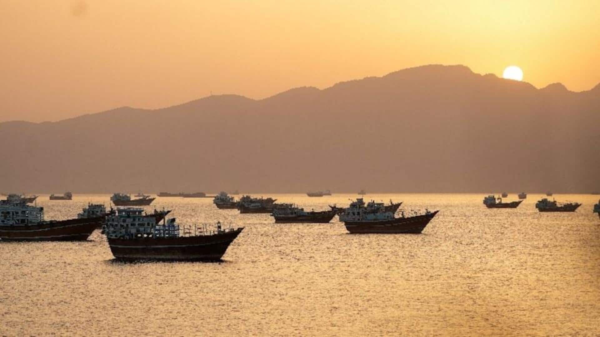 ஹார்முஸ் நீரிணை வழியாக செல்லும் வணிகக் கப்பல்களுக்கு சுங்கக் கட்டணம் இல்லை: ஈரான் விளக்கம்