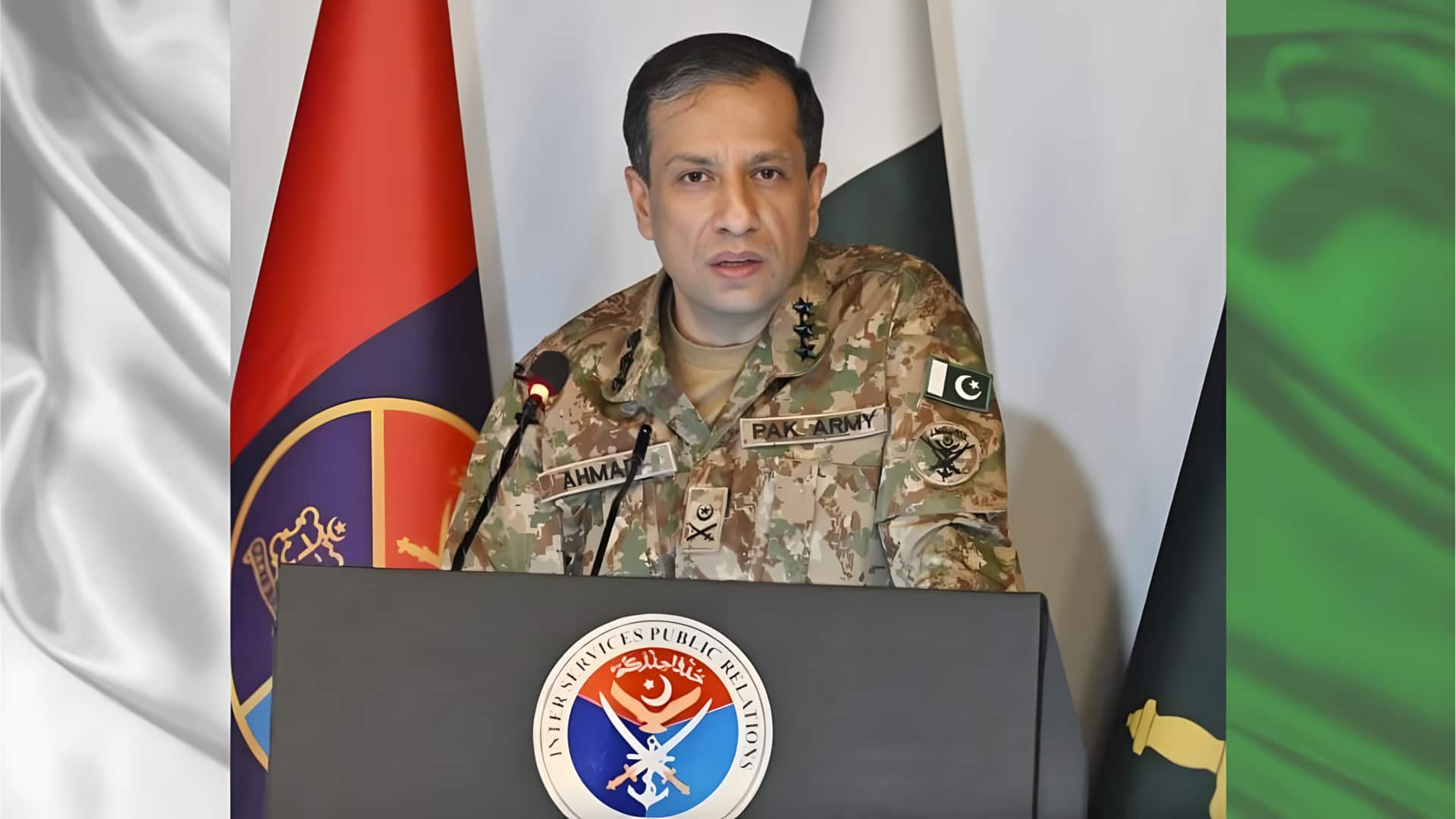 கேள்வி கேட்ட பெண் நிருபரை பார்த்து கண்ணடித்த பாகிஸ்தான் ராணுவ அதிகாரி