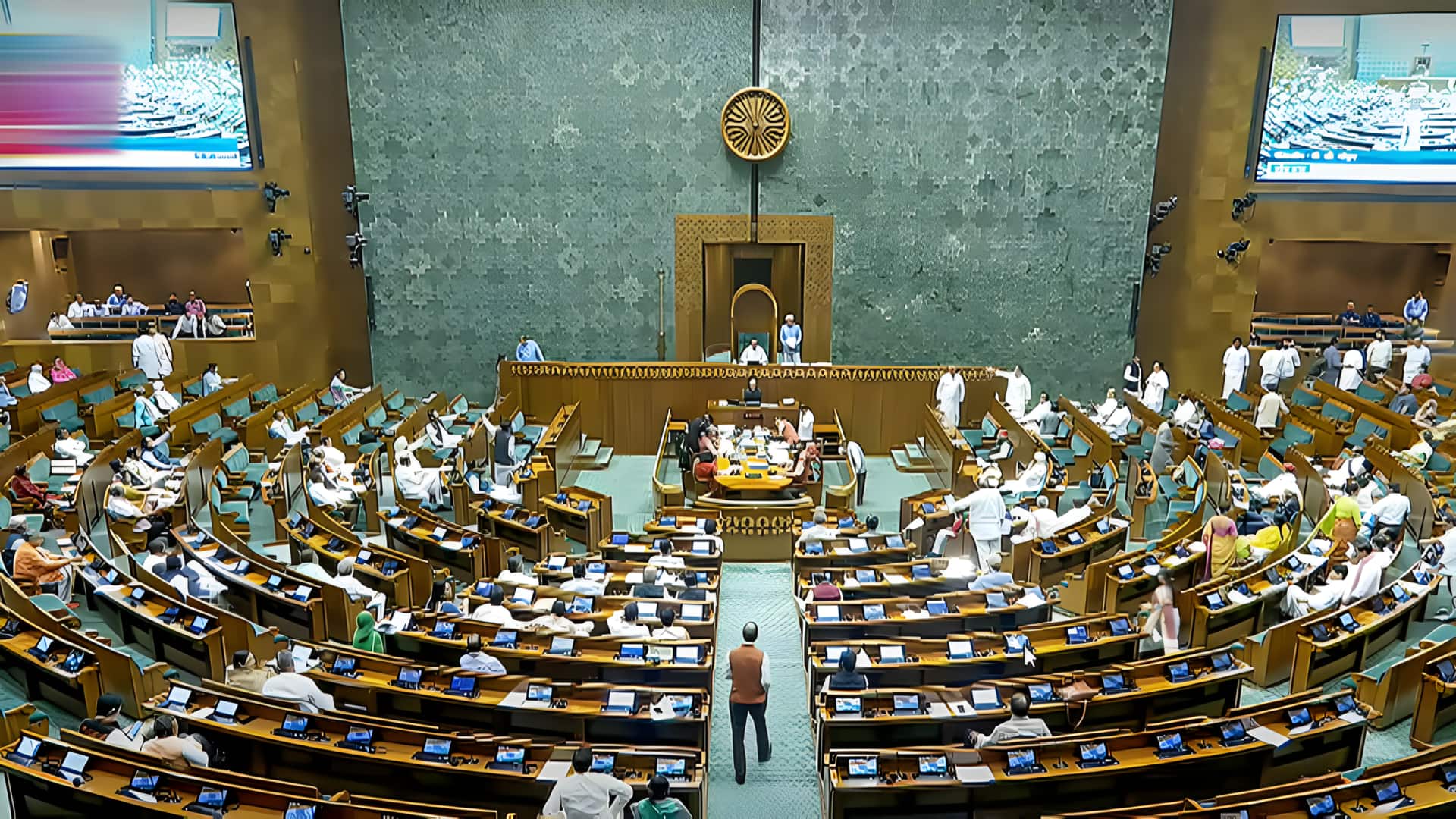 MGNREGA-க்கு பதிலாக கொண்டுவரப்பட்ட G Ram G மசோதா மக்களவையில் நிறைவேறியது