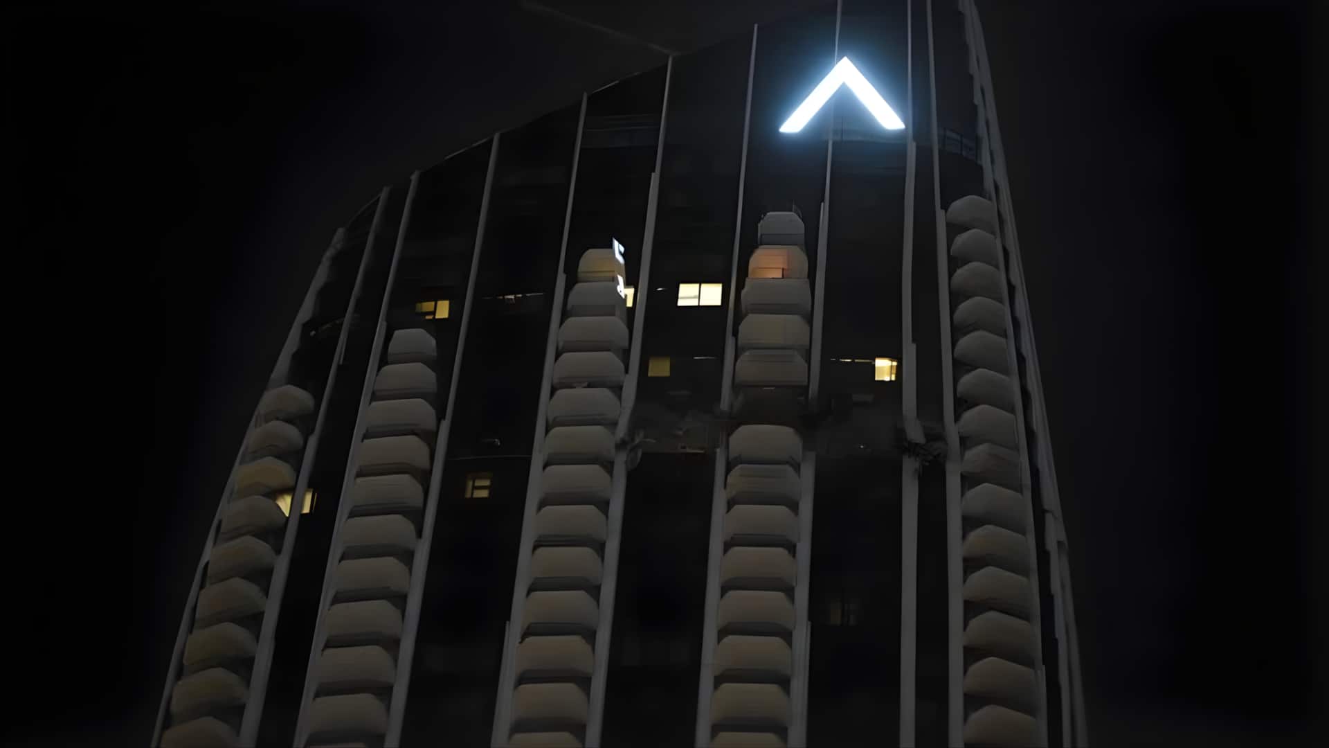 துபாய் டவுன்டவுனில் பயங்கர சத்தம்! வளைகுடா நாடுகள் மீது ஈரான் தொடர் தாக்குதல்