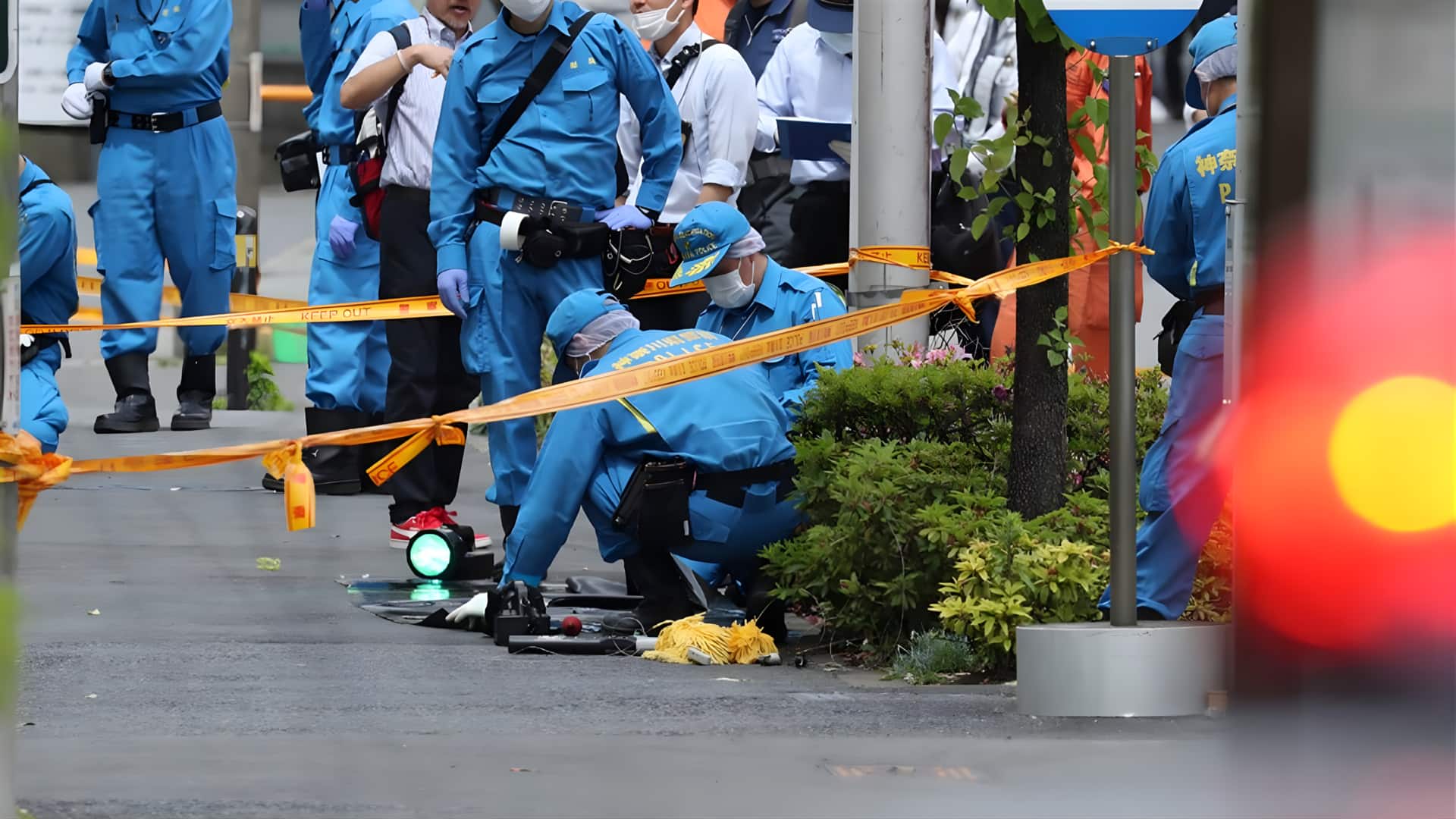 ஜப்பானில் பயங்கரம்: தொழிற்சாலையில் புகுந்து 14 பேரை கத்தியால் குத்திய மர்ம நபர்