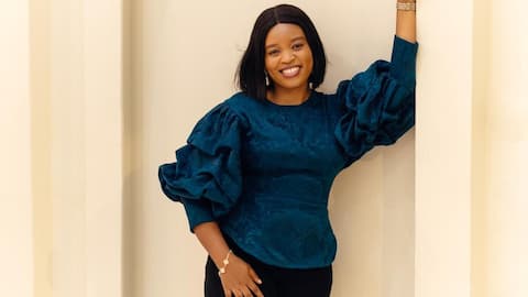 உங்களுக்குப் பிடிக்கும் 5 கிளாசிக் பாலிவுட் பிளவுஸ் ஸ்டைல்கள்