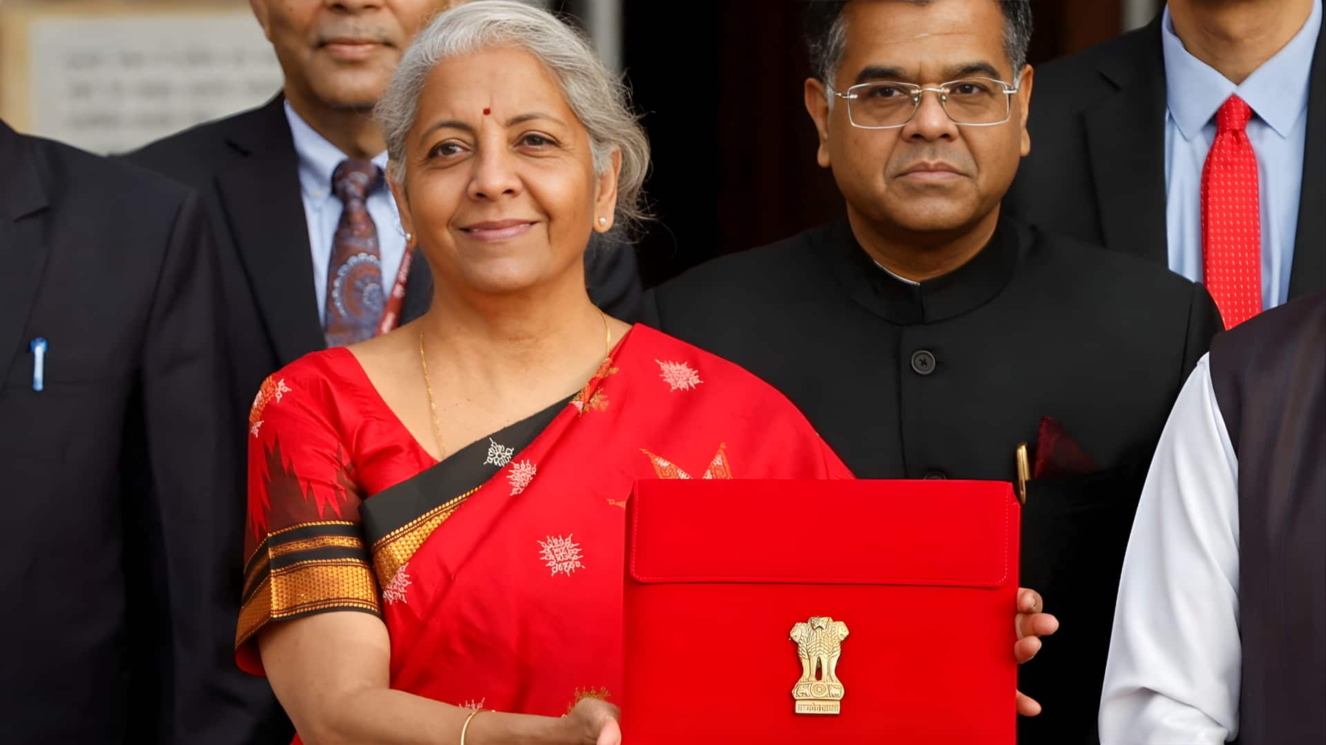 ஞாயிற்றுக்கிழமை பட்ஜெட்: பலவருட வரலாற்றை மாற்றியமைக்கும் நிதியமைச்சர் நிர்மலா சீதாராமன்