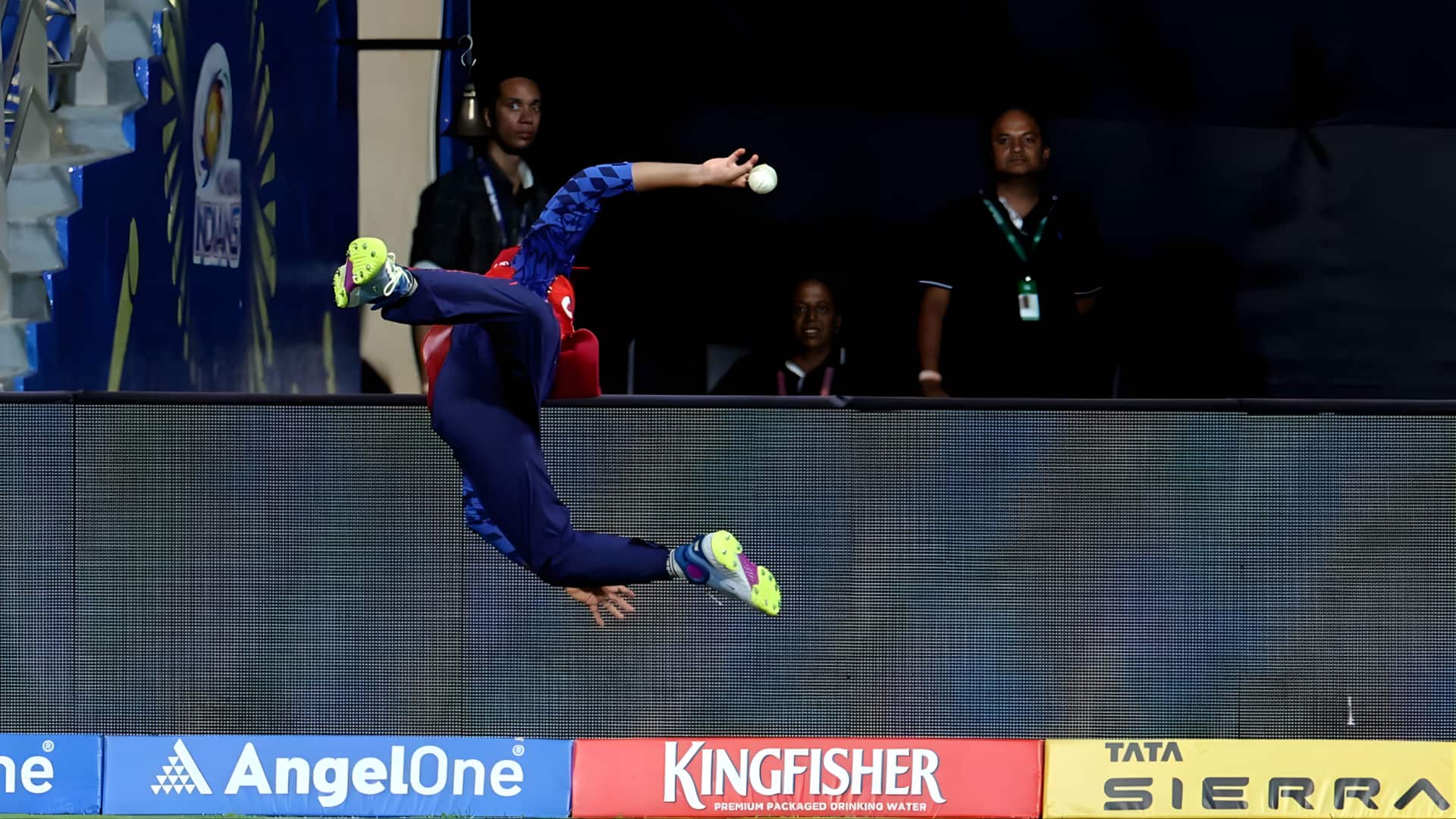 ஷ்ரேயாஸ் ஐயரின் அசாத்திய கேட்ச்: "நான் பார்த்ததிலேயே சிறந்தது!" சச்சின் டெண்டுல்கர் புகழாரம்