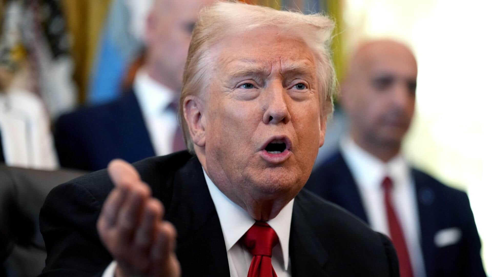 அமெரிக்கா பல்கலைக்கழகங்களின் நிதிக்கு வெளிநாட்டு மாணவர்கள் சேர்க்கை அவசியம் என்கிறார் டிரம்ப்