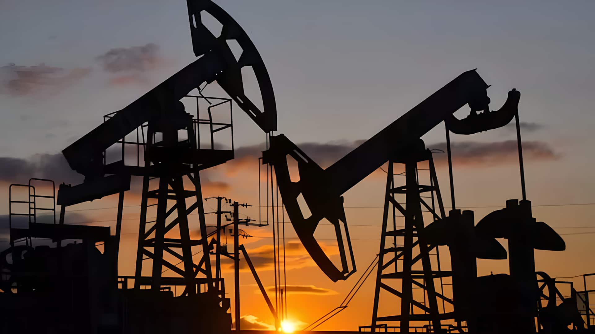 எரிபொருள் பற்றாக்குறையை தவிர்க்க இந்தியாவின் 'பிளான் பி': LPG சிலிண்டர்களுக்கு கட்டுப்பாடா?