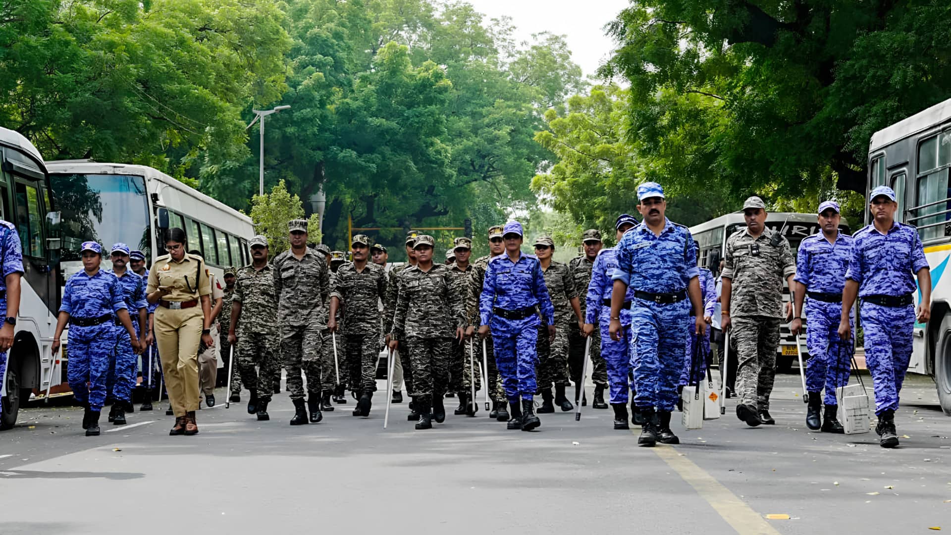 டெல்லியை முடக்கக் கூடாது! மெட்ரோ, இன்டர்நெட் மற்றும் நடமாட்ட உரிமைகளை உடனடியாக வழங்க உச்ச நீதிமன்றம் உத்தரவு