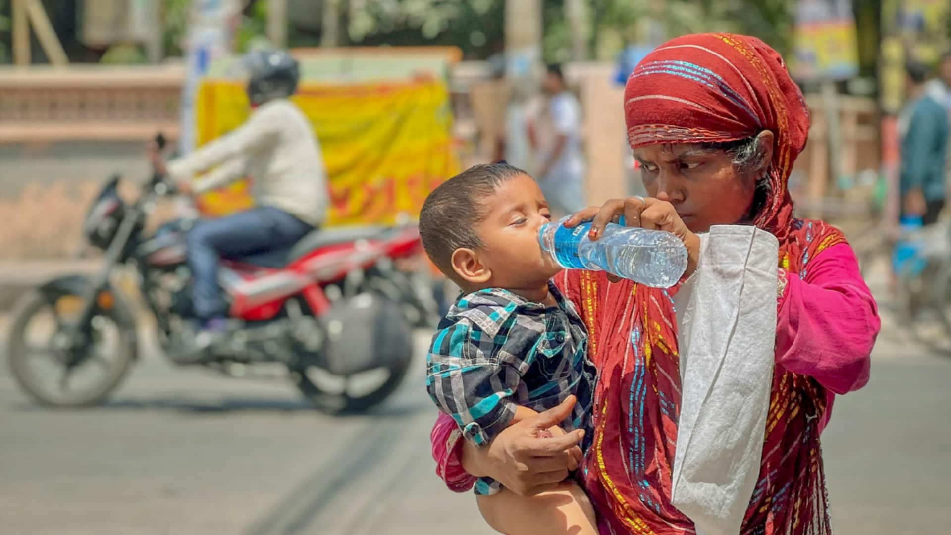 இந்தியா முழுவதும் கடும் வெப்ப அலை வீசக்கூடும் என இந்திய வானிலை ஆய்வு மையம் எச்சரிக்கை