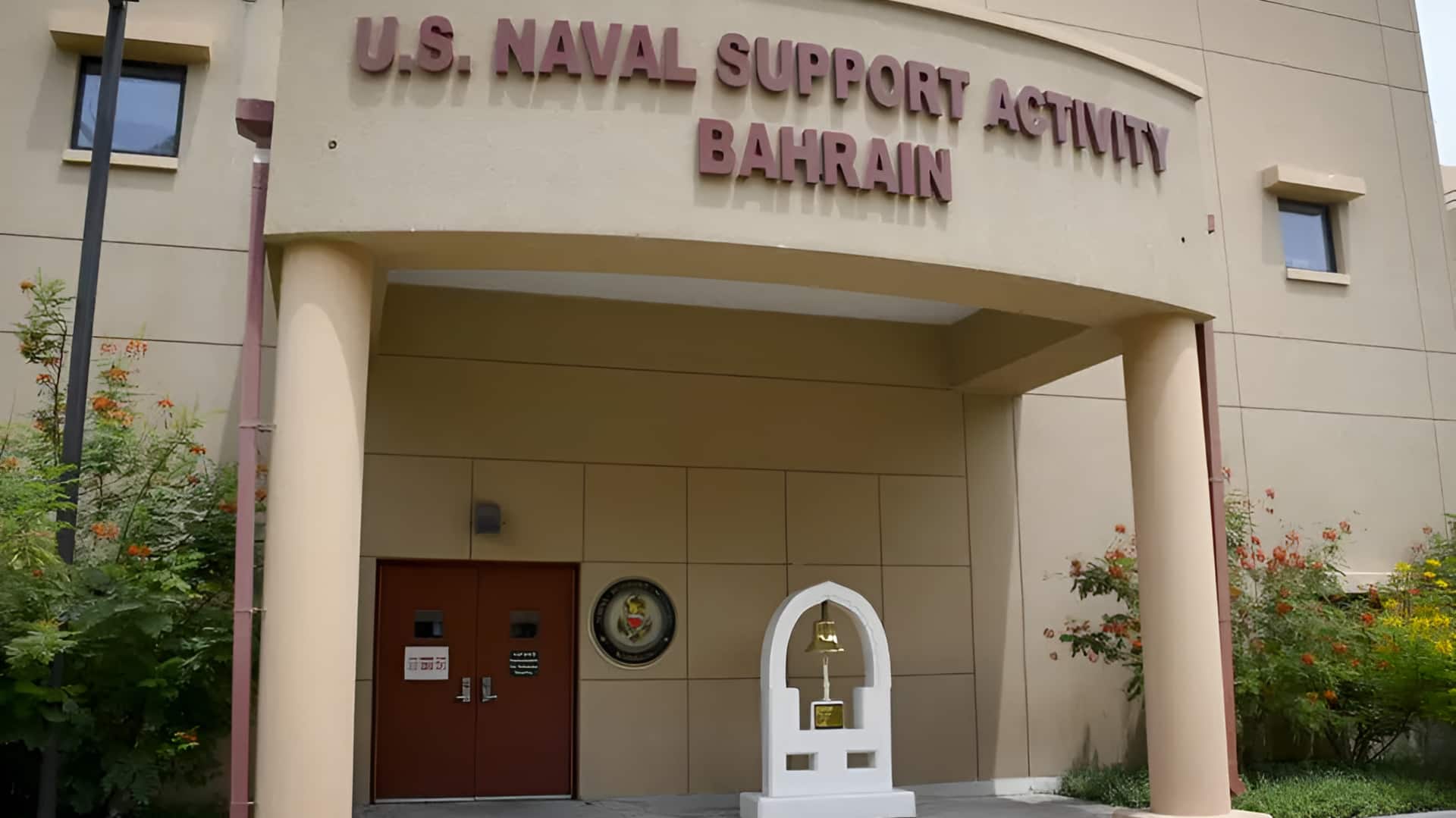 அமெரிக்கா -UAE உறவில் விரிசல்? ராணுவத் தளங்களை மூட அமீரகத்தில் கோரிக்கை