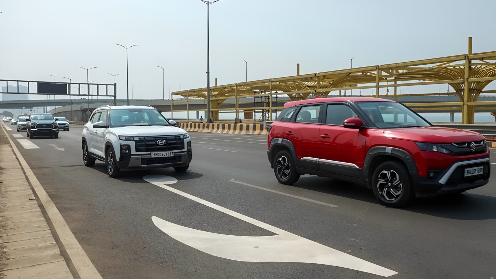 மும்பை கோஸ்டல் ரோட்டில் மியூசிக்கல் ஸ்டிரிப்ஸ் மூலம் பாடலை ஒலிக்கச் செய்யும் திட்டம்