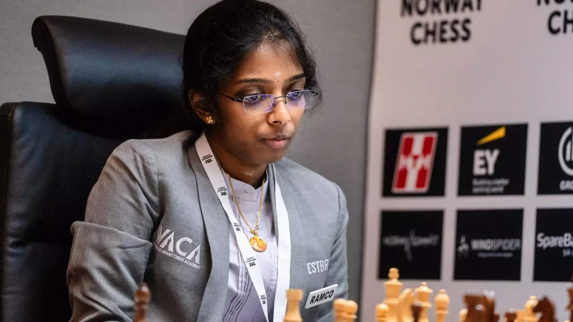 நார்வே செஸ் போட்டியில் உலக சாம்பியன் ஜூ வென்ஜூனை வீழ்த்தி அசத்தினார் வைஷாலி நார்வே செஸ் போட்டியில் உலக சாம்பியன் ஜூ வென்ஜூனை வீழ்த்தி அசத்தினார் வைஷாலி
