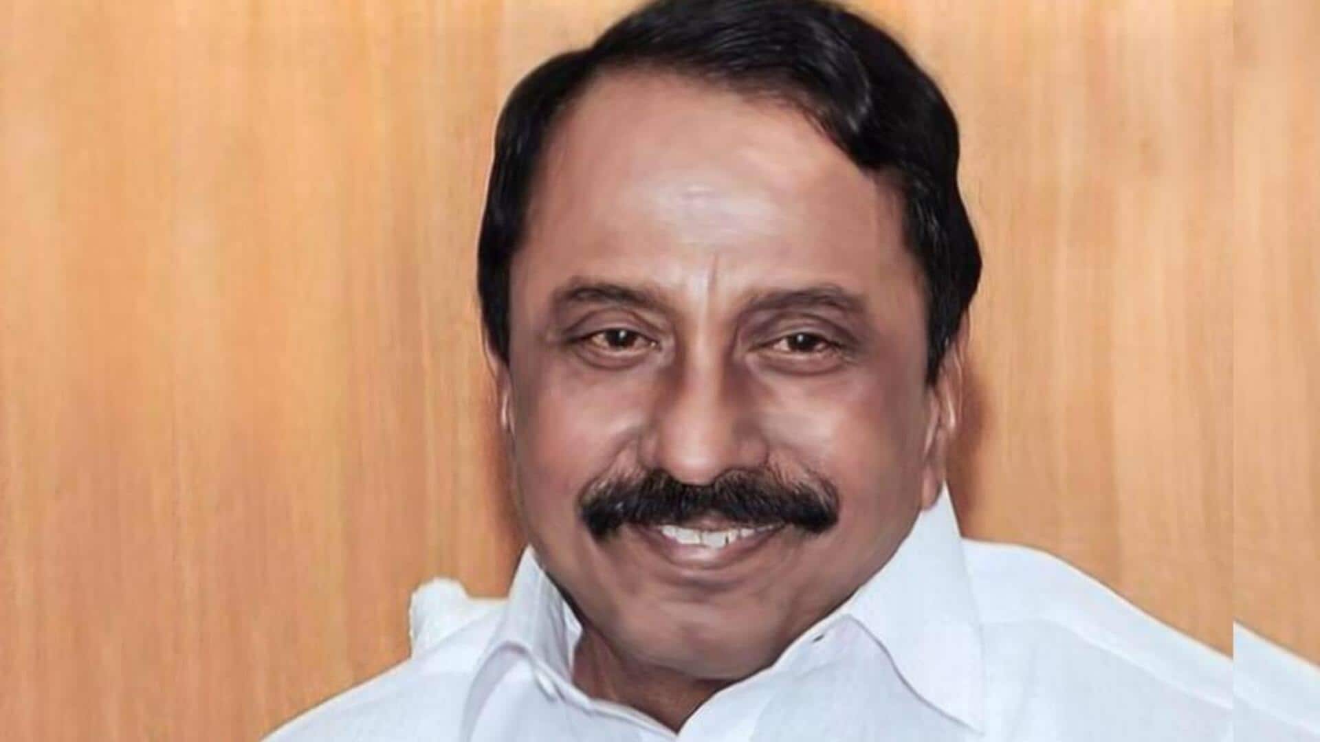 கட்சியின் அனைத்து பொறுப்புகளில் இருந்தும் அதிமுக மூத்த தலைவர் செங்கோட்டையன் நீக்கம்; ஆதரவாளர்களுக்கும் கல்தா
