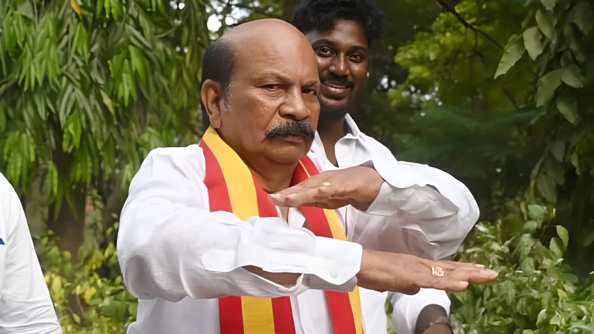 கொளத்தூர் தவெக எம்.எல்.ஏ வி.எஸ். பாபுவுக்கு செயற்கை சுவாச உதவியுடன் சிகிச்சை: MGM மருத்துவமனை அறிக்கை