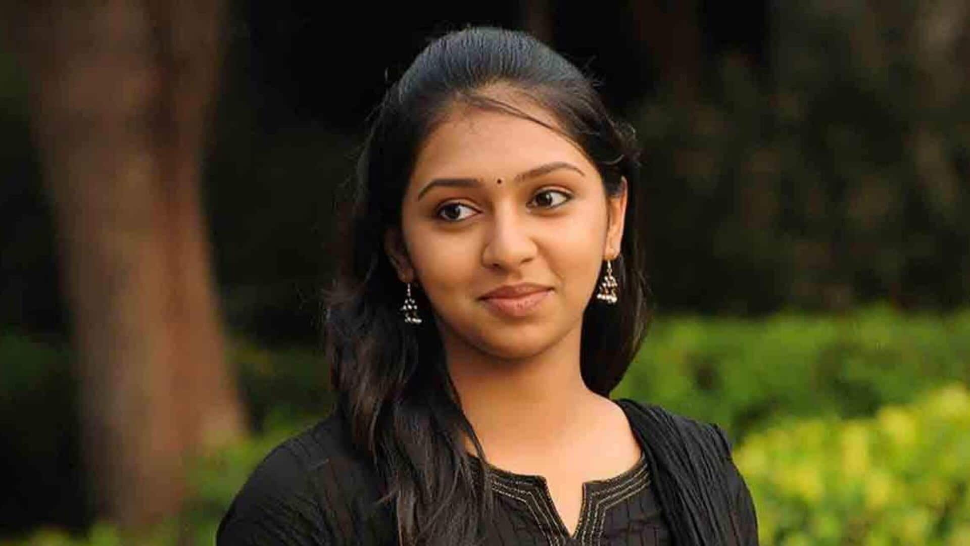 ஆள் கடத்தல் வழக்கில் சிக்கிய நடிகை லட்சுமி மேனன் தலைமறைவு! ஆள் கடத்தல் வழக்கில் சிக்கிய நடிகை லட்சுமி மேனன் தலைமறைவு!