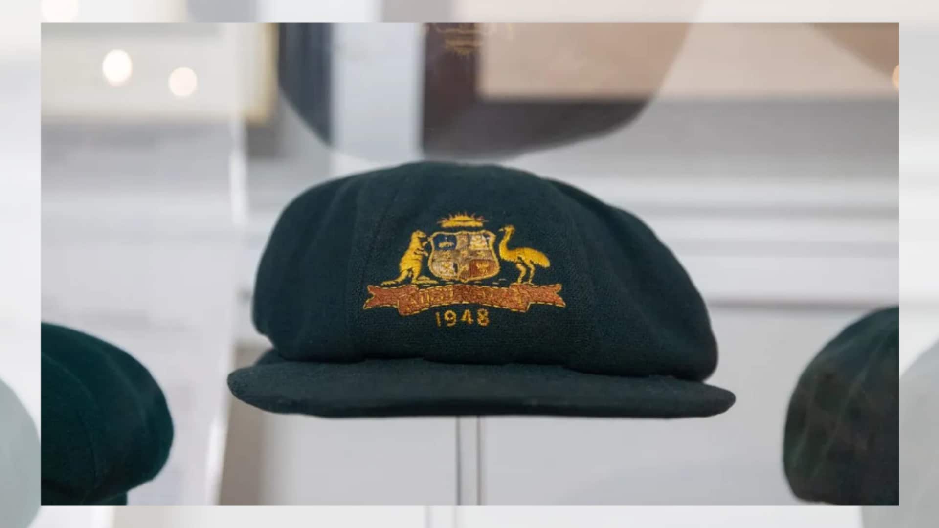 டொனால்ட் பிராட்மேனின் சின்னமான பேகி கிரீன் தொப்பி ஏலத்திற்கு வருகிறது